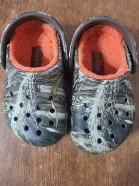 CROCS Kids Camo Print Clog with Orange Liner